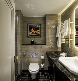Double bedroom bathroom at The Rex